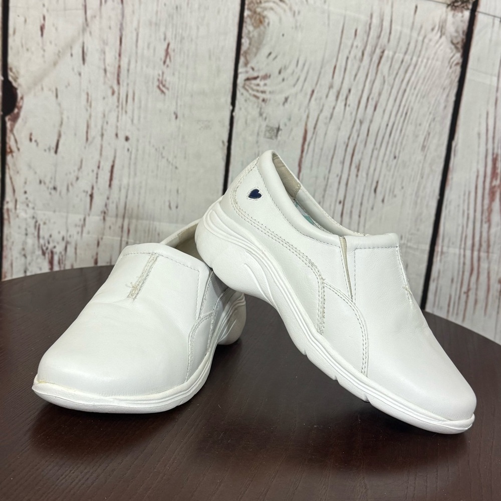 Nurse Mates White Sneakers size 6 EUC - Picture 7 of 14